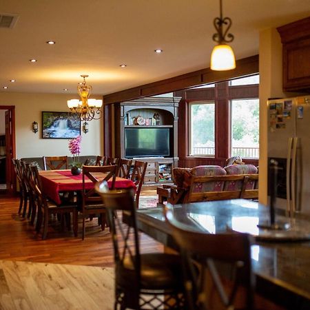 Riverfront Property With Waterfalls Near Yosemite And Bass Lake Oakhurst Eksteriør bilde