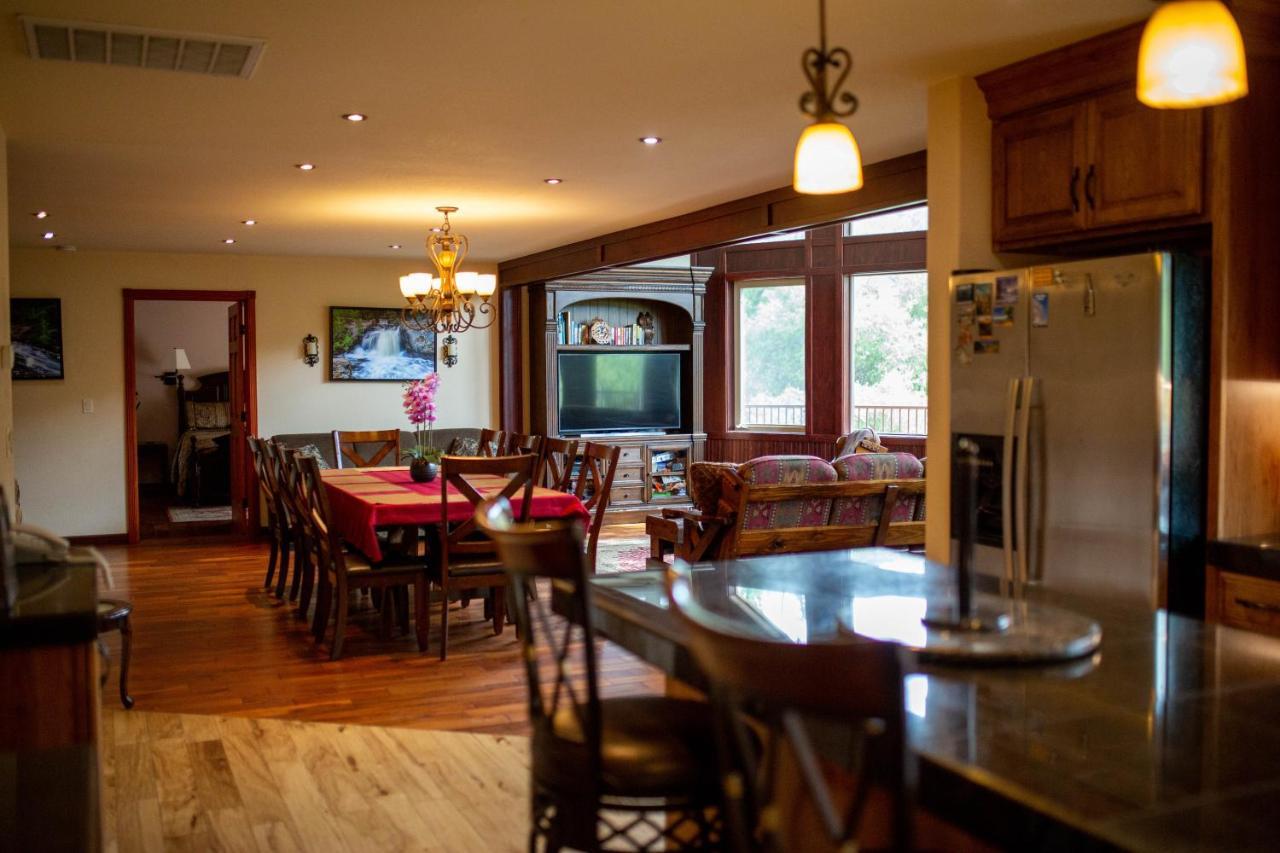 Riverfront Property With Waterfalls Near Yosemite And Bass Lake Oakhurst Eksteriør bilde