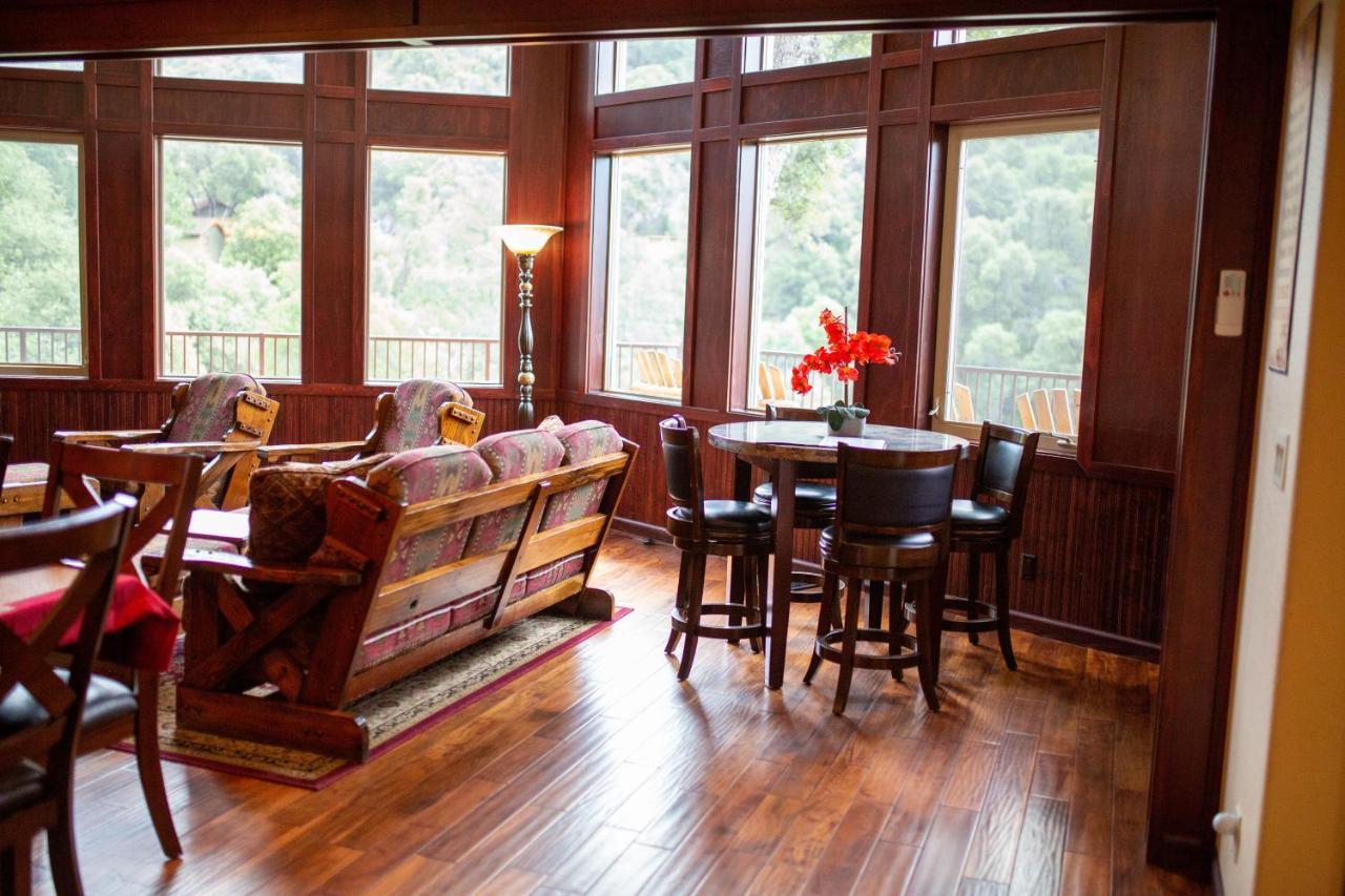 Riverfront Property With Waterfalls Near Yosemite And Bass Lake Oakhurst Eksteriør bilde