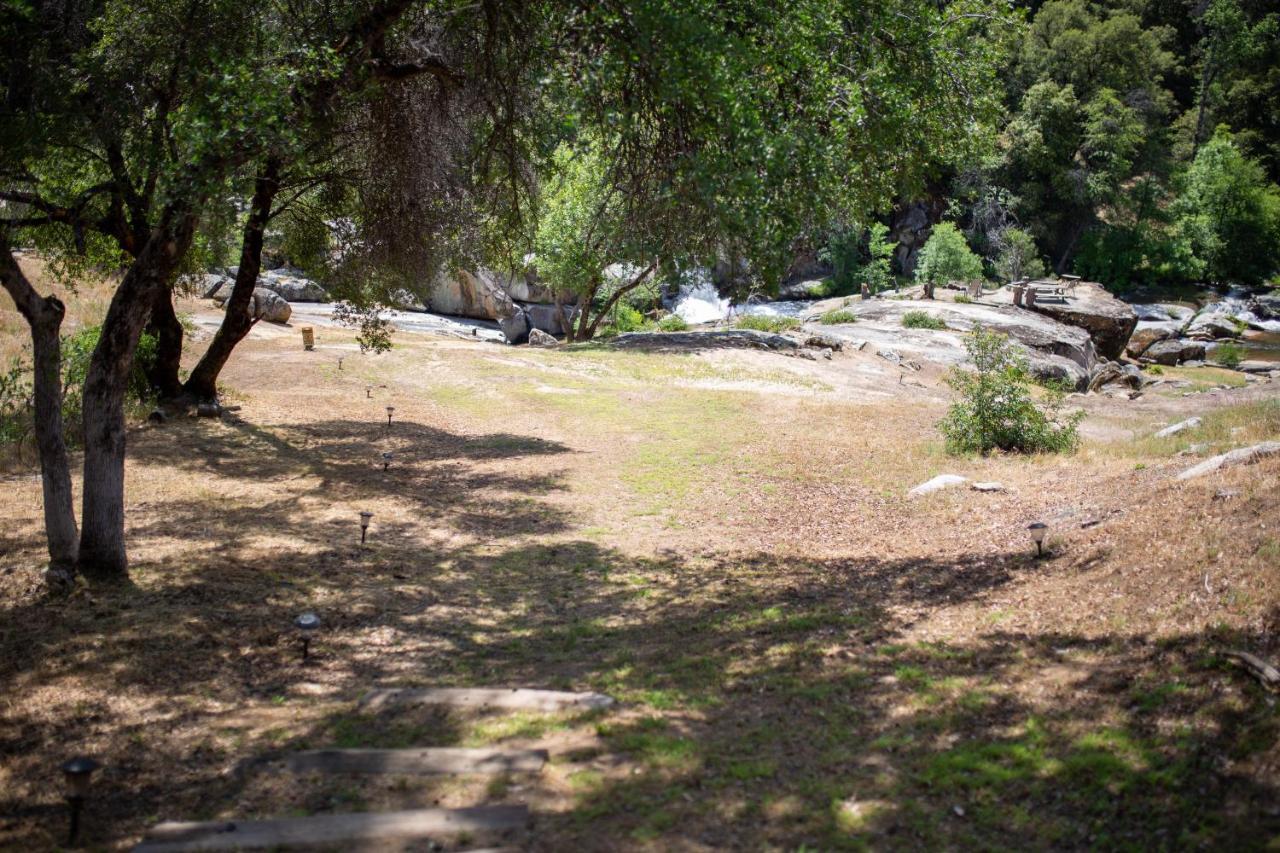Riverfront Property With Waterfalls Near Yosemite And Bass Lake Oakhurst Eksteriør bilde