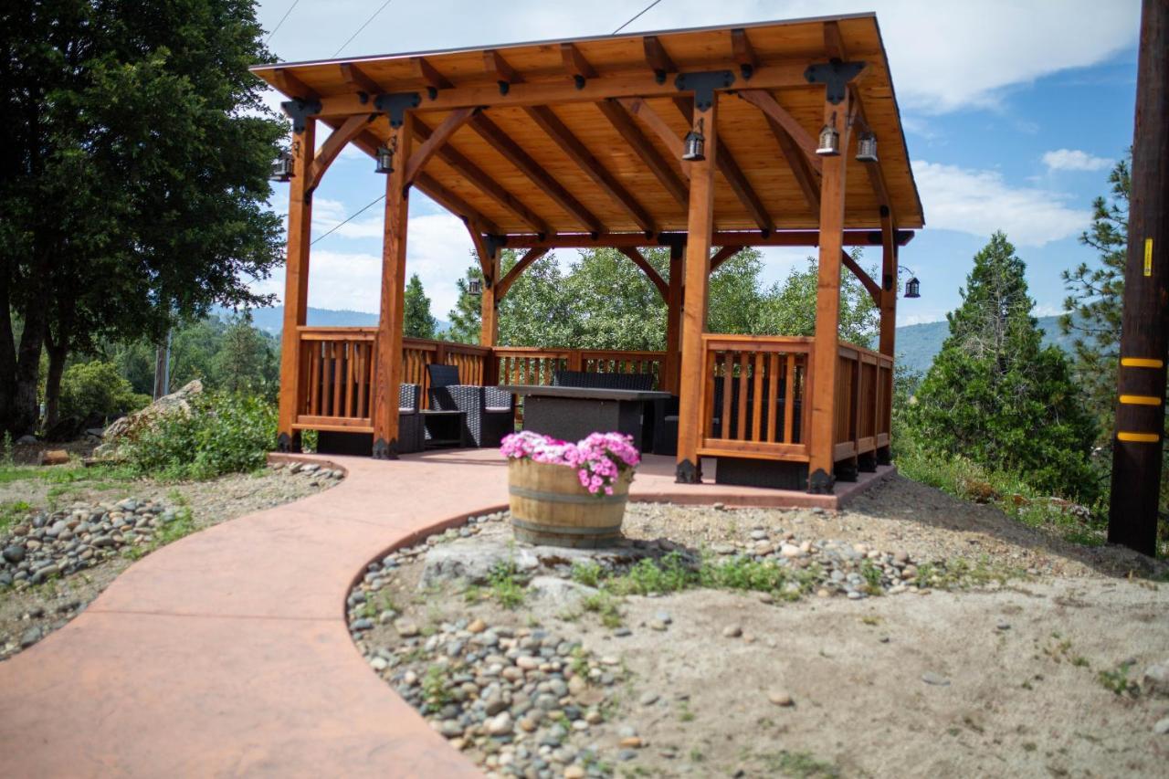 Riverfront Property With Waterfalls Near Yosemite And Bass Lake Oakhurst Eksteriør bilde