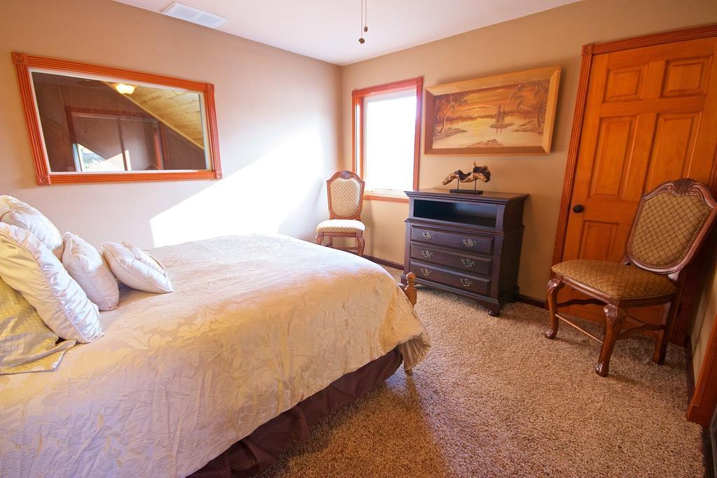 Riverfront Property With Waterfalls Near Yosemite And Bass Lake Oakhurst Rom bilde