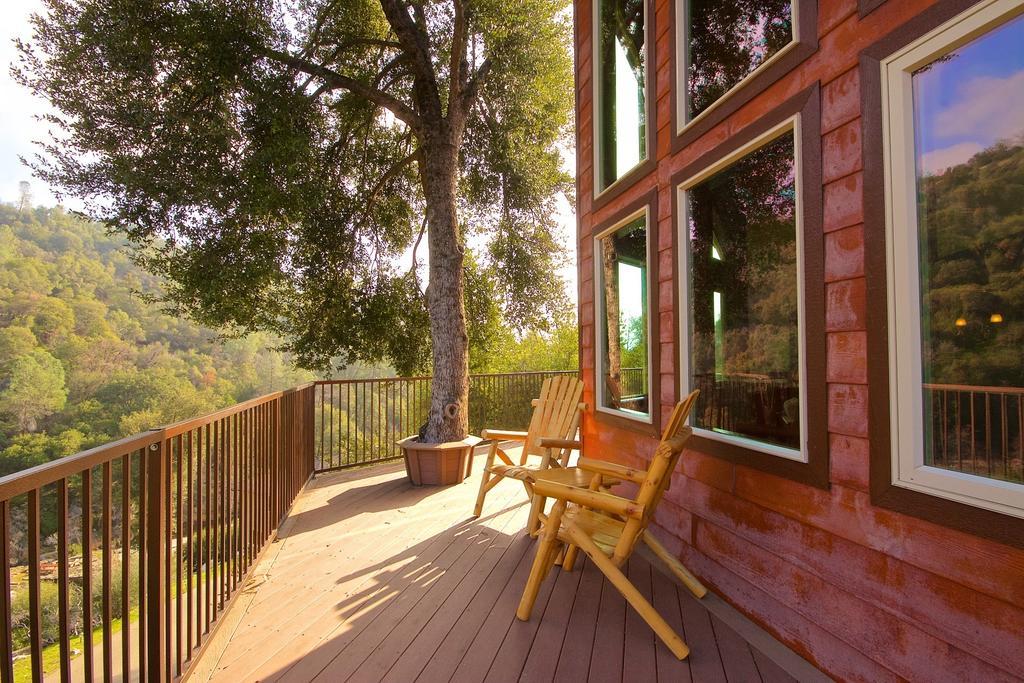 Riverfront Property With Waterfalls Near Yosemite And Bass Lake Oakhurst Rom bilde