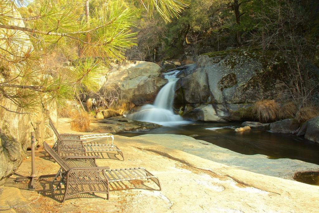 Riverfront Property With Waterfalls Near Yosemite And Bass Lake Oakhurst Rom bilde