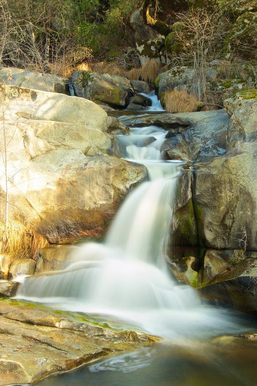 Riverfront Property With Waterfalls Near Yosemite And Bass Lake Oakhurst Rom bilde